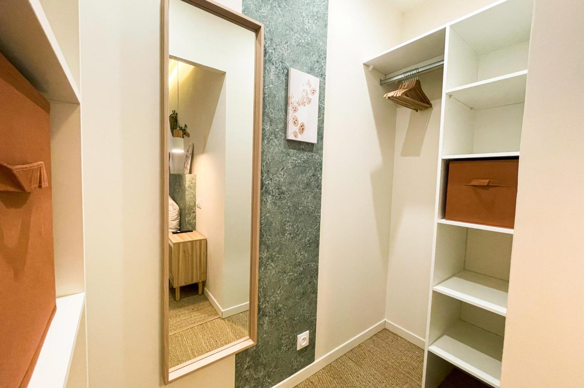 Apartment L'atelier - Balneo - Cozy - Proche Hypercentre - Classe 4 Etoiles Troyes
